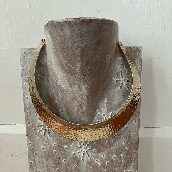 Gold hammered brass choker, statement necklace - Picture 1 of 4